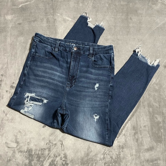 American Eagle Outfitters Denim - American Eagle Distressed Curvy Highest Rise Jegging!